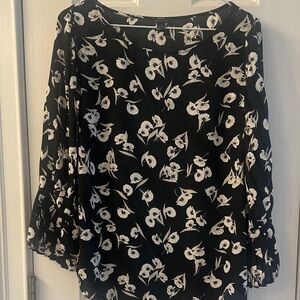 Ann Taylor Black and White Floral Blouse